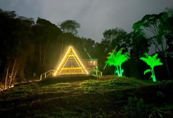 Chale berghaus has rooms with a private hot tub
