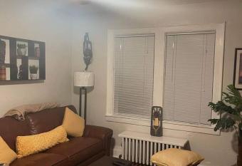 Charming Haven: Your Cozy Retreat allows 18 year olds to book a room