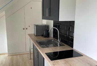 2nd floor Enfield town studio flat allows 18 year olds to book a room