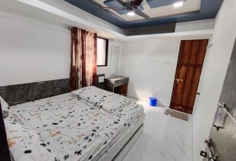 Keshav premium homestay has Balcony rooms