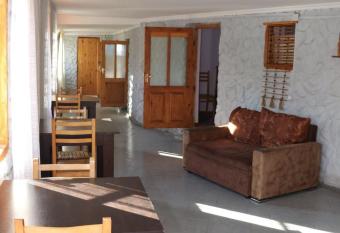 Pepiko Guest House has Balcony rooms