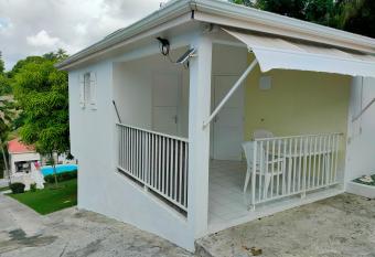 Maison 3 pi  ces avec piscine en r  sidence priv  e has Balcony rooms