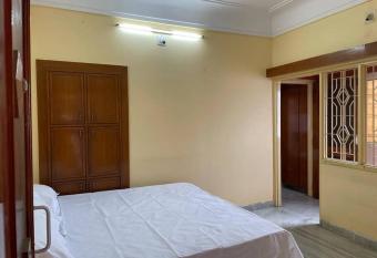 MAHAVIR HOME STAY has Balcony rooms