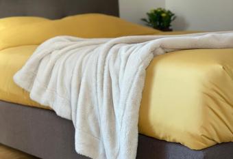 Kvartal Lux Apartment has Balcony rooms