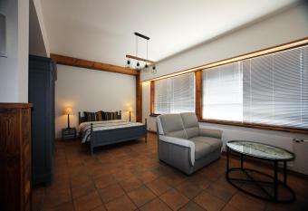 Bleusydyllique has Balcony rooms