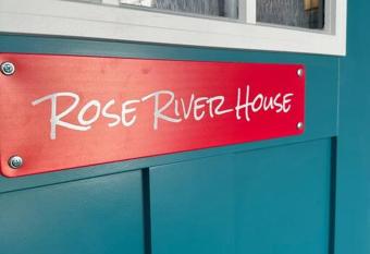 Rogue River - Luxury Retreat! has Balcony rooms