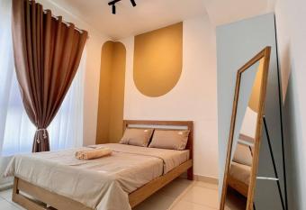 Homely D Sara @ Direct Link with MRT, Near Thomson Hospital & Sungai Buloh Hospital allows 18 year olds to book a room