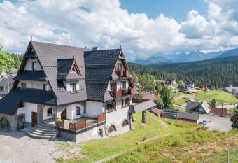 Willa Rzoz has Balcony rooms