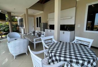 The Beverly Hills has rooms with a private hot tub