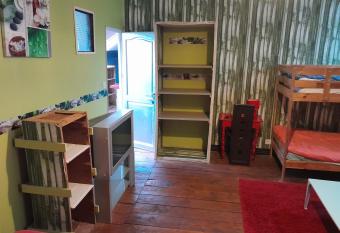 annexe du manoir has rooms with a private hot tub