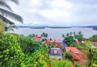 Hotel Ekaar has Balcony rooms