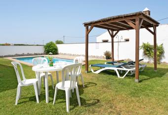 Casa Roche Noble 2 has Smoking/Balcony rooms