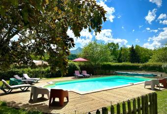 le CLOS SAINT PAUL has Balcony rooms