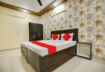 OYO Hotel Alpha allows 18 year olds to book a room
