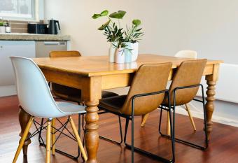 Petone - Central and Spacious has Balcony rooms