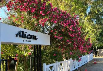 Alicra Hotel     ral   has Balcony rooms