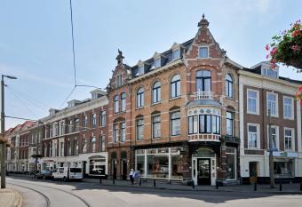 Hotel Sebel allows 18 year olds to book a room