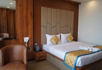 Varun Mansion Hotel has Smoking rooms