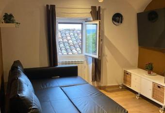 Casa Alessandro centro storico allows 18 year olds to book a room