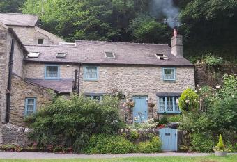 Rose Cottage - Cosy cottage in Millers Dale has Balcony rooms