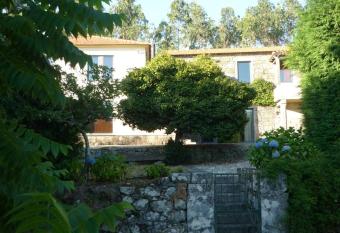 Casa da Bela Vista, com piscina privada allows 18 year olds to book a room