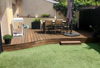 Biganosconfort allows 18 year olds to book a room