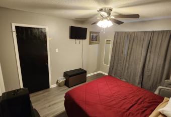 Monticello BnB allows 18 year olds to book a room