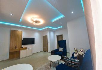2 Bedrooms Apartment in lekki phase 1 allows 18 year olds to book a room