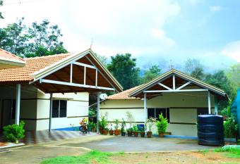 Hambala Homestays has Smoking/Balcony rooms