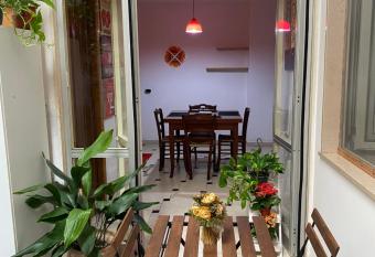 A 2 Passi has Balcony rooms