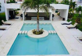 Casa grande cerca de la playa has Balcony rooms