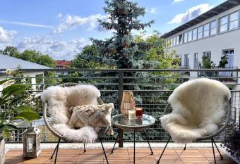 BALI HOME Stylische Wohnung mit Terrasse has Balcony rooms