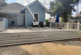 3002 N Tampa St has rooms with a private hot tub