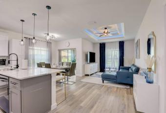 Modern Vacation House allows 18 year olds to book a room