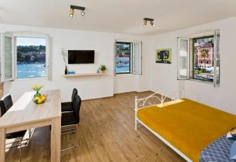 Hvar sea view apartment allows 18 year olds to book a room