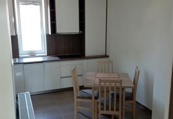 Thaly 5/1 has Balcony rooms