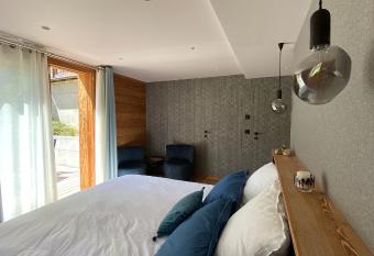 Chalet Birdie has Balcony rooms