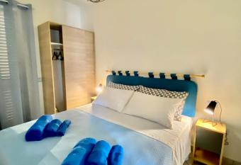 Vistamare has Balcony rooms