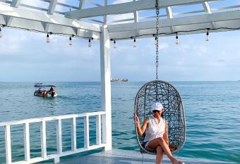 Hotel y Restaurante    La Pesca    has Balcony rooms