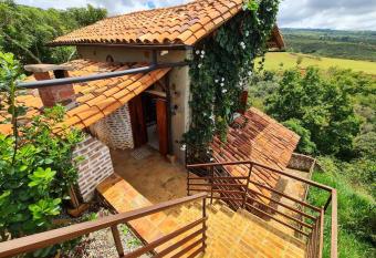  has rooms with a private hot tub