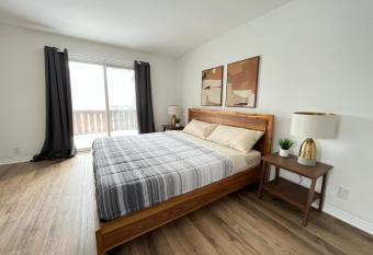 Letitia Heights !E Spacious and Quiet Private Bedroom with Private Bathroom has Balcony rooms