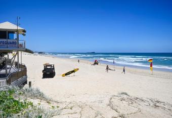 Stylish Maroochydore Delight - 3 bed, 2 bath has Balcony rooms