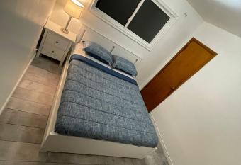 Private room in Edmonton *AC*Netflix*Wifi*Parking has Balcony rooms