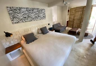 Villa Deluxe Magha has Balcony rooms