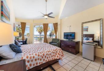 Hotel El Faro Loreto has Balcony rooms