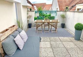 Le dortoir has Balcony rooms