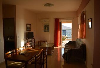 Gogo s House has Balcony rooms