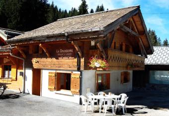 Chalet La Grangerie has Balcony rooms