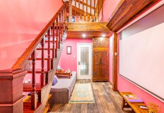 Beijing Shixi Inn - Wangfujing Nanluoguxiang Branch has Balcony rooms