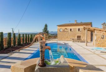 Finca Manosa has Balcony rooms